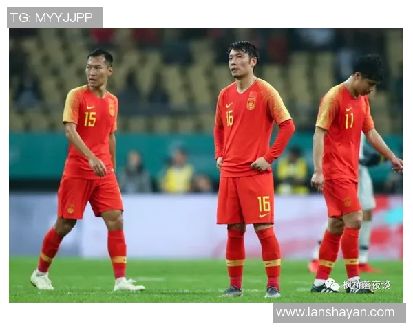 罗伯士与蒙特瑞的精彩对决揭示足球战术与团队合作的完美结合